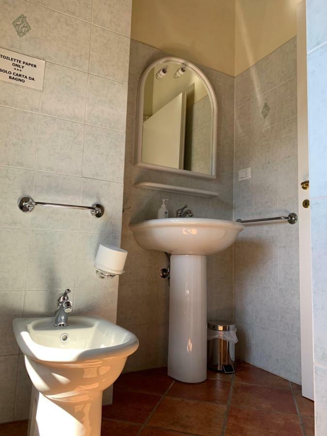 Affittacamere Agli Archi Капанари Екстериор снимка